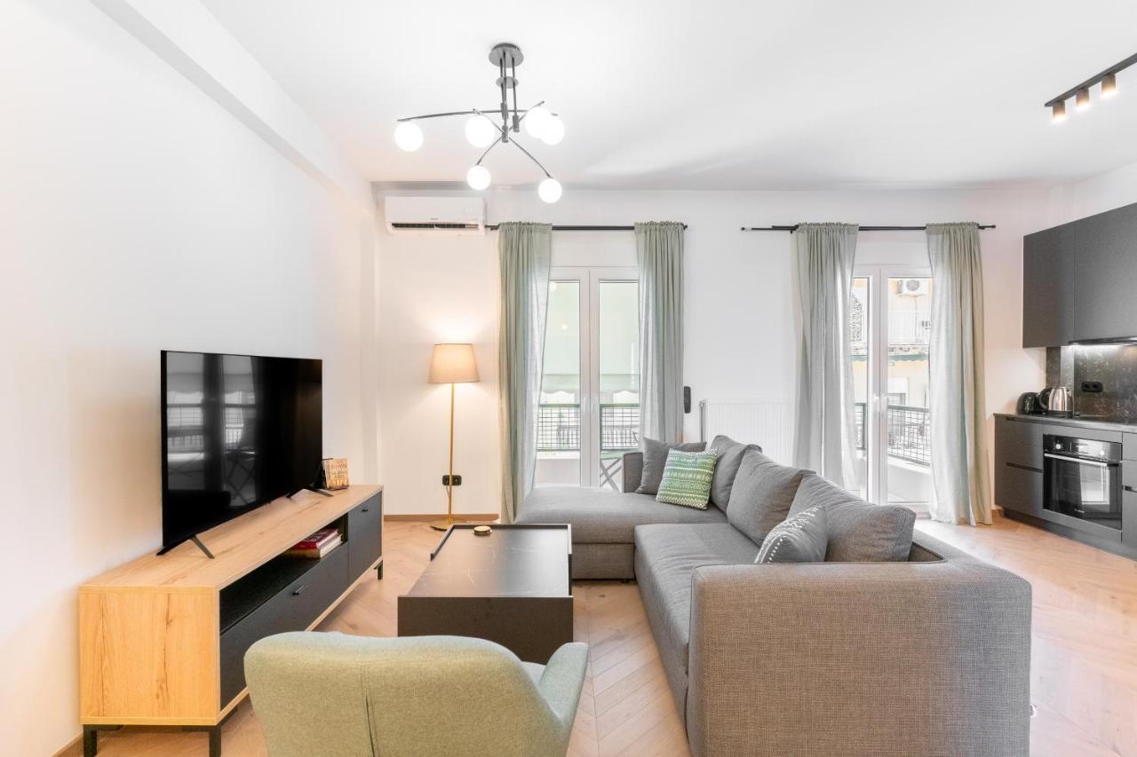 Elegant Apartment In Center, 5Min To History Sites Атина Екстериор снимка